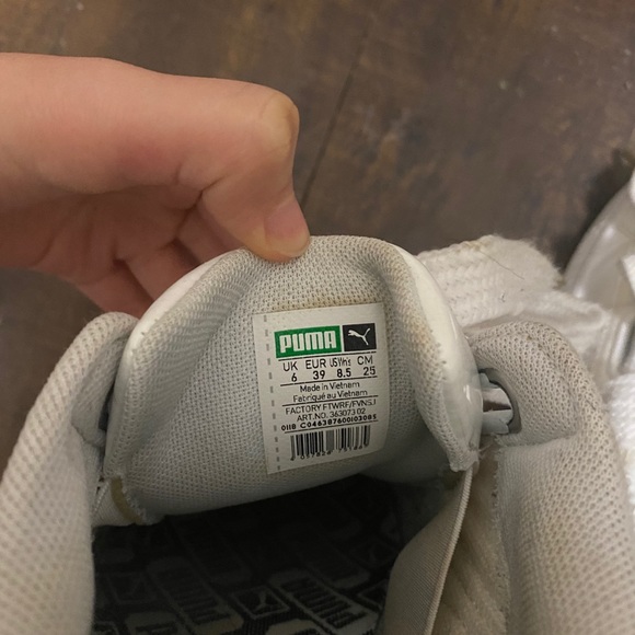 Puma shoes - Picture 3 of 3